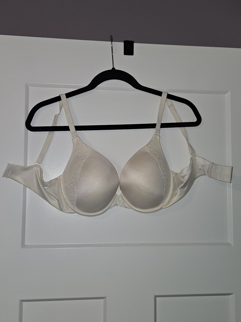 Maidenform Smooth Molded Bra - Cream